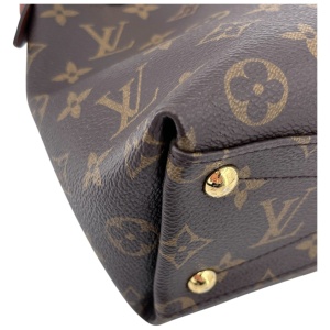 Louis Vuitton V Tote BB Monogram Noir Cara