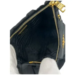 Prada Nylon Clutch Schwarz