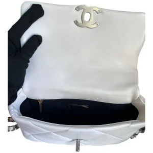 Chanel 19 Small Cremeweiß