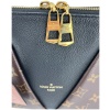 Louis Vuitton V Tote BB Monogram Noir Cara Handtaschen Louis Vuitton 38