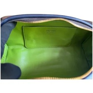 Prada Swing