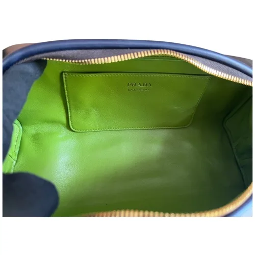 Prada Swing