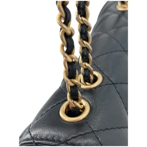 Chanel Triple Flap Bag Schwarz