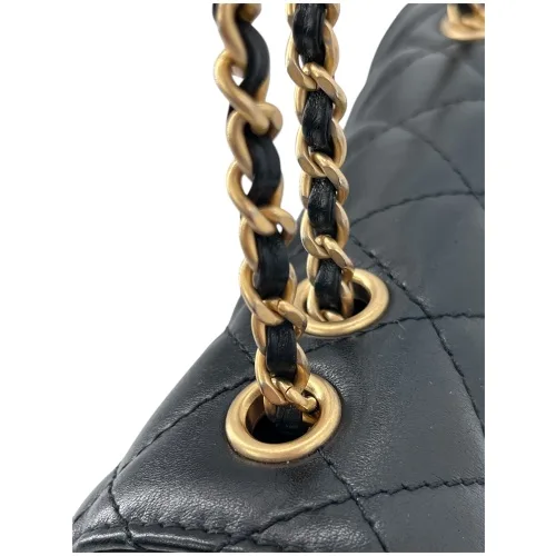 Chanel Triple Flap Bag Schwarz