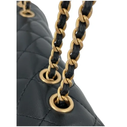 Chanel Triple Flap Bag Schwarz