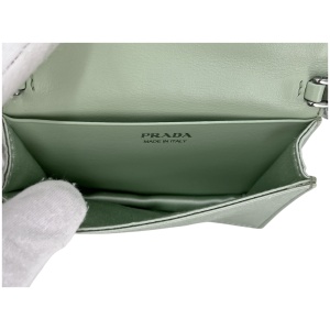 Prada Kartenetui mit Schulterriemen und Kristallen Acqua