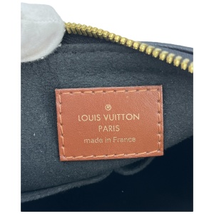 Louis Vuitton V Tote BB Monogram Noir Cara