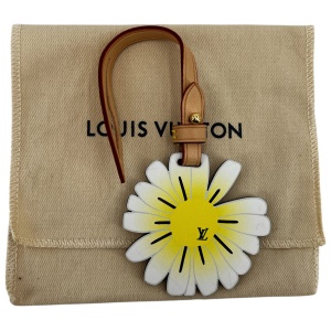 Louis Vuitton Flower By the Pool Taschenanhänger