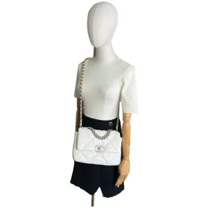 Chanel 19 Small Cremeweiß