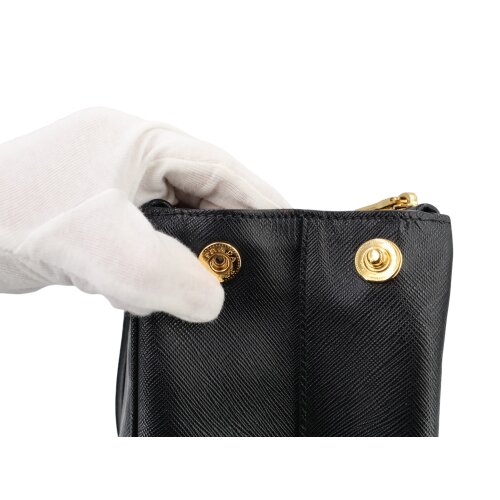 Prada Galleria Carrier bags Prada 17 Prada Galleria Carrier bags Prada 17