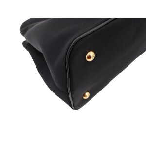 Prada Nylon Tasche mit Schulterriemen Handtaschen Prada 30