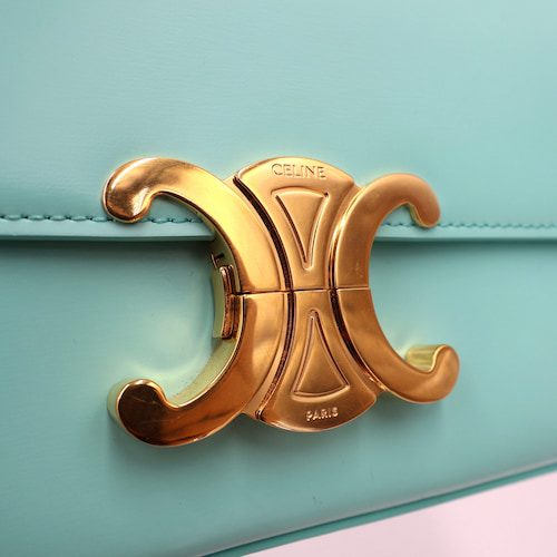 Brand Louis Vuitton